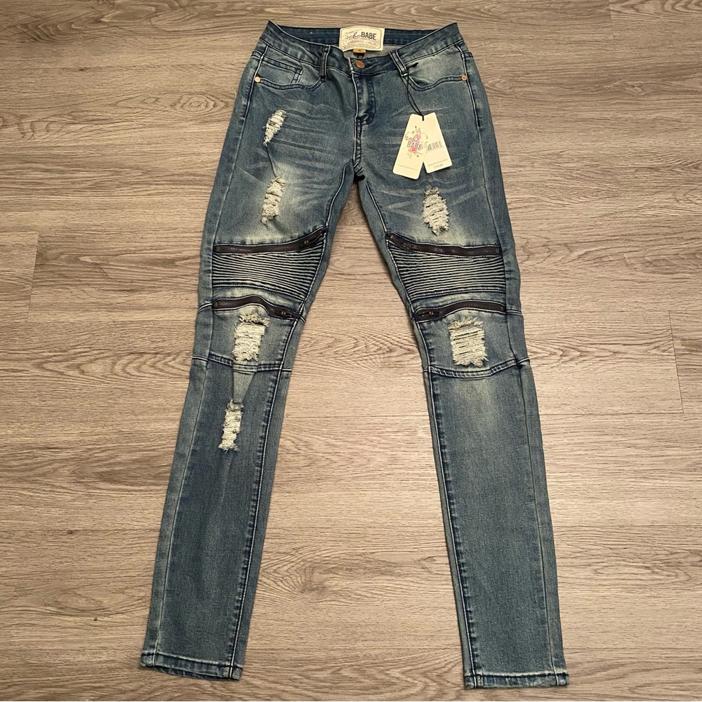 Soho Babe  Zippered Skinny Jeans Distressed Fabric Size 5